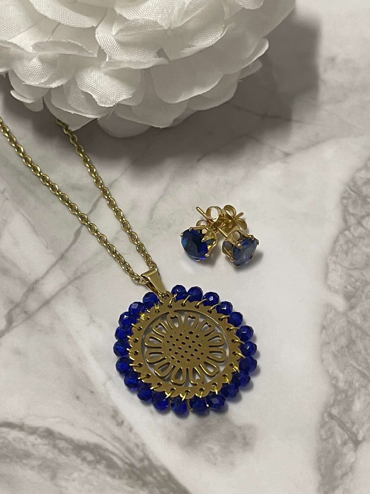 Collar Blue Gold Circle