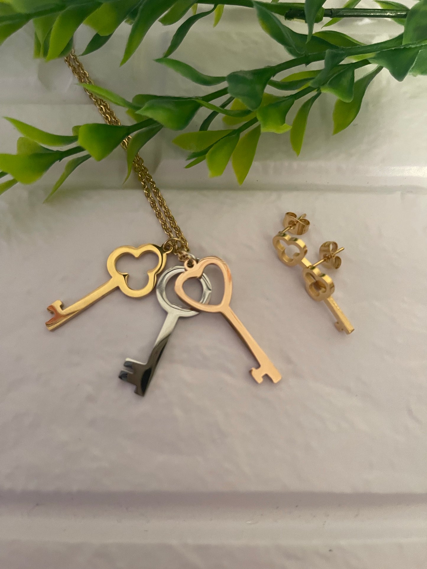 Set ~ Three Tone Keys